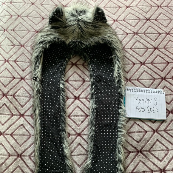 Mystic Wolf 🐺 Polka Dot Spirithood - Picture 2 of 8